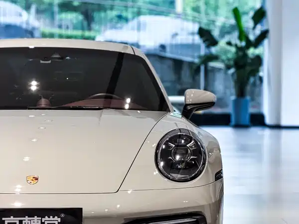 Porsche 911 2021