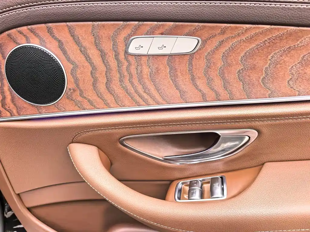 Mercedes-Benz E-Class 2021 — фото 13