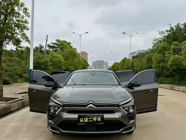 Citroën Versailles C5 X 2022