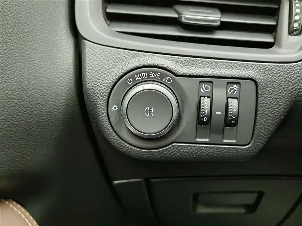 Buick Envision Plus 2021 — фото 21