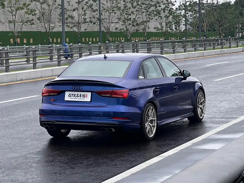 Audi S3 2018 — фото 11