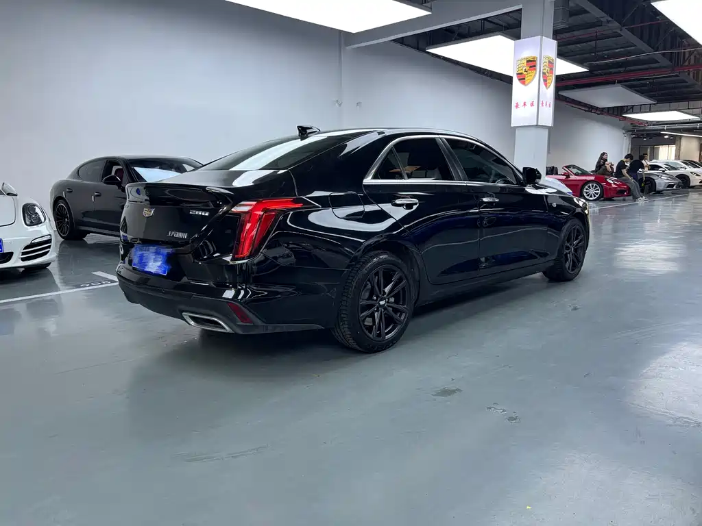 Cadillac CT4 2022 — фото 13