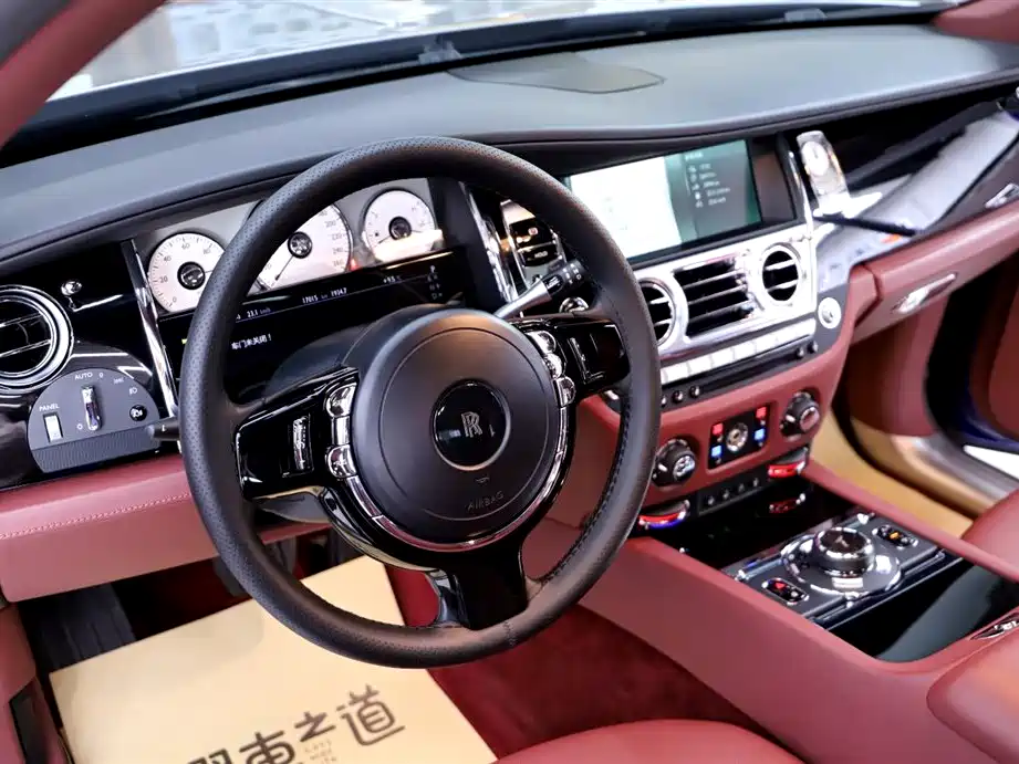 Rolls-Royce Ghost 2015 — фото 16