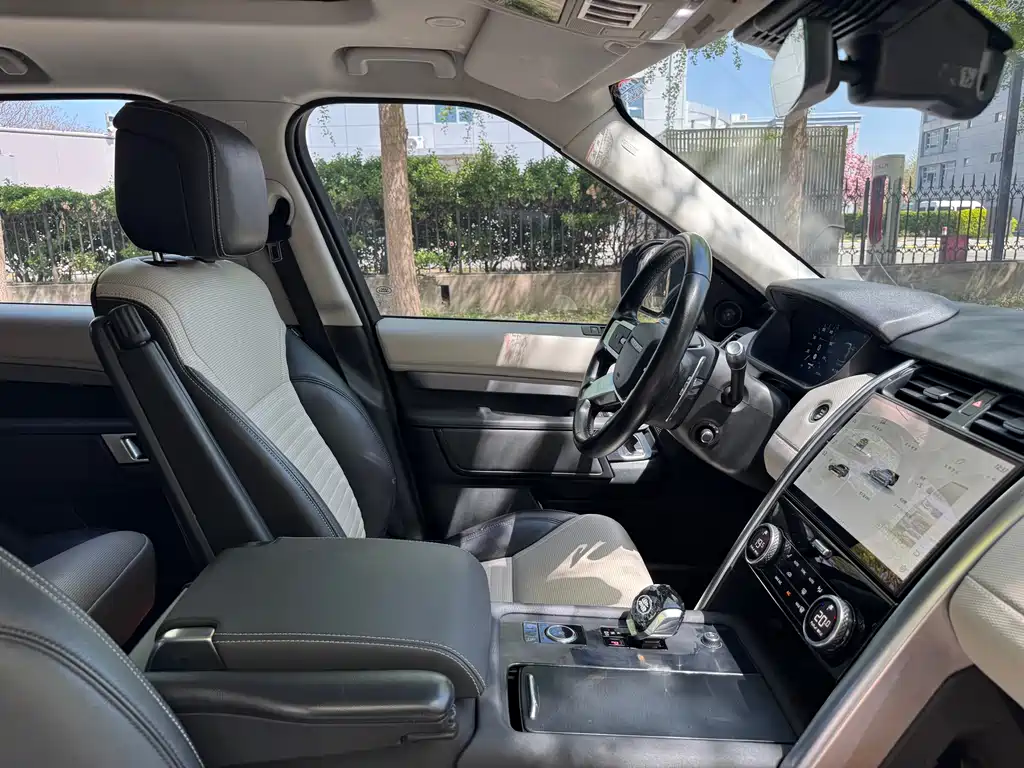 Land Rover Discovery 2021 — фото 13