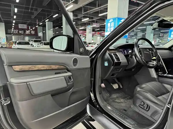 Land Rover Discovery 2019