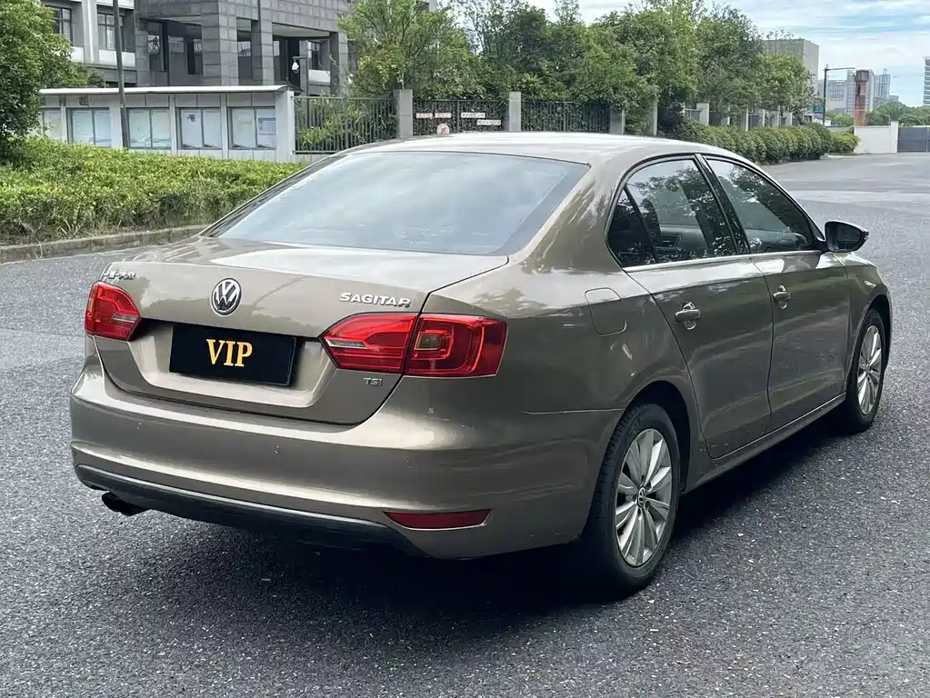 Volkswagen Sagitar 2013
