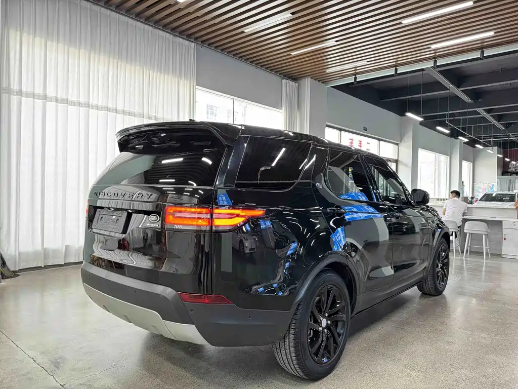 Land Rover Discovery 2019 — фото 16