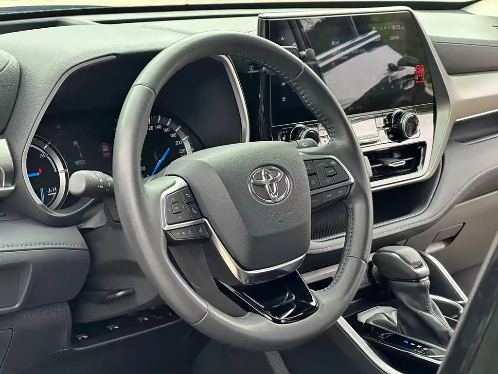 Toyota Highlander 2024 — фото 10