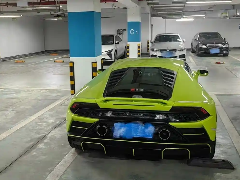 Lamborghini Huracán 2021
