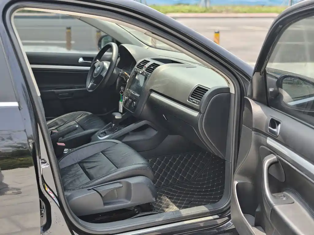 Volkswagen Sagitar 2012