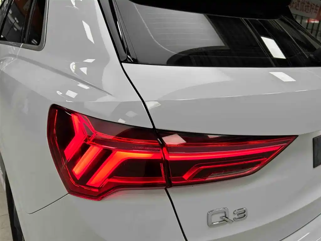 Audi Q3 2022 — фото 19
