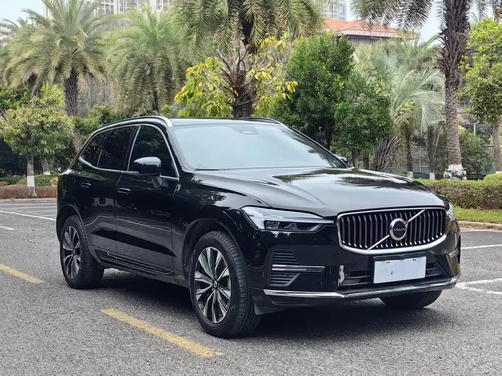 Volvo XC60 2023 — фото 2