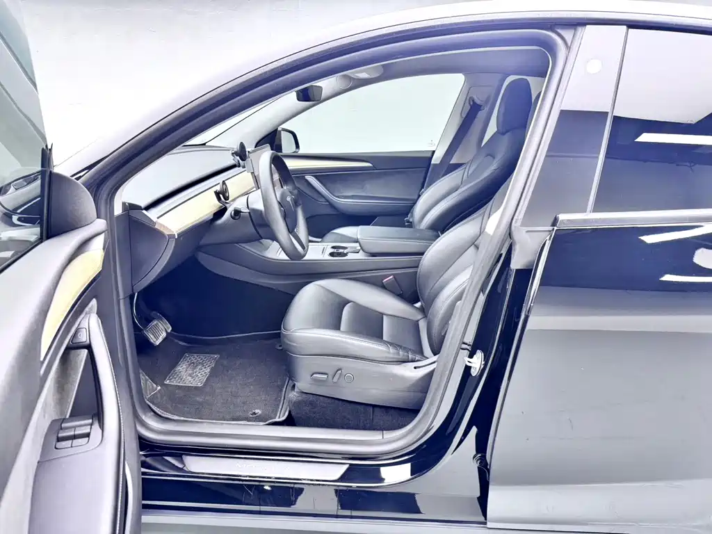 Tesla Model Y 2023 — фото 10