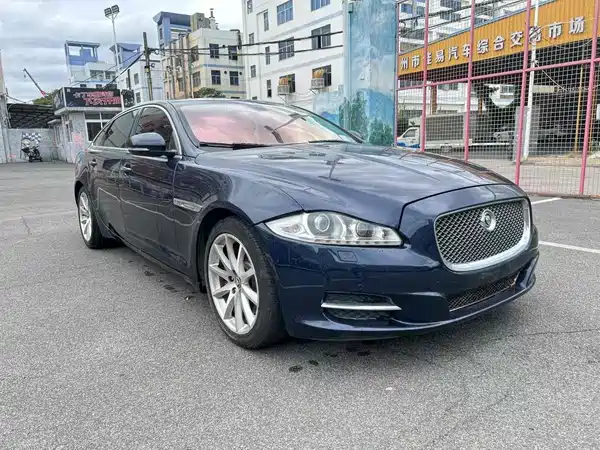 Jaguar XJ 2013