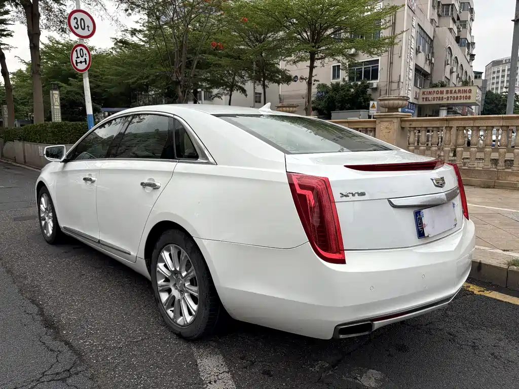 Cadillac XTS 2016 — фото 5