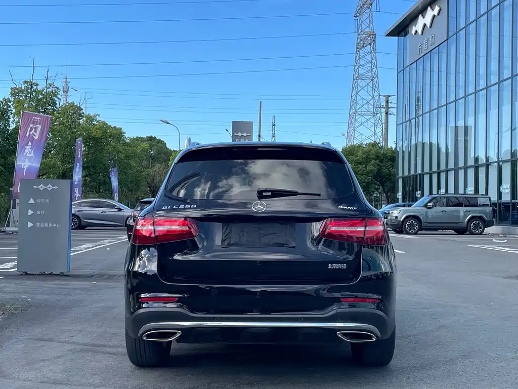 Mercedes-Benz GLC 2017 — фото 18