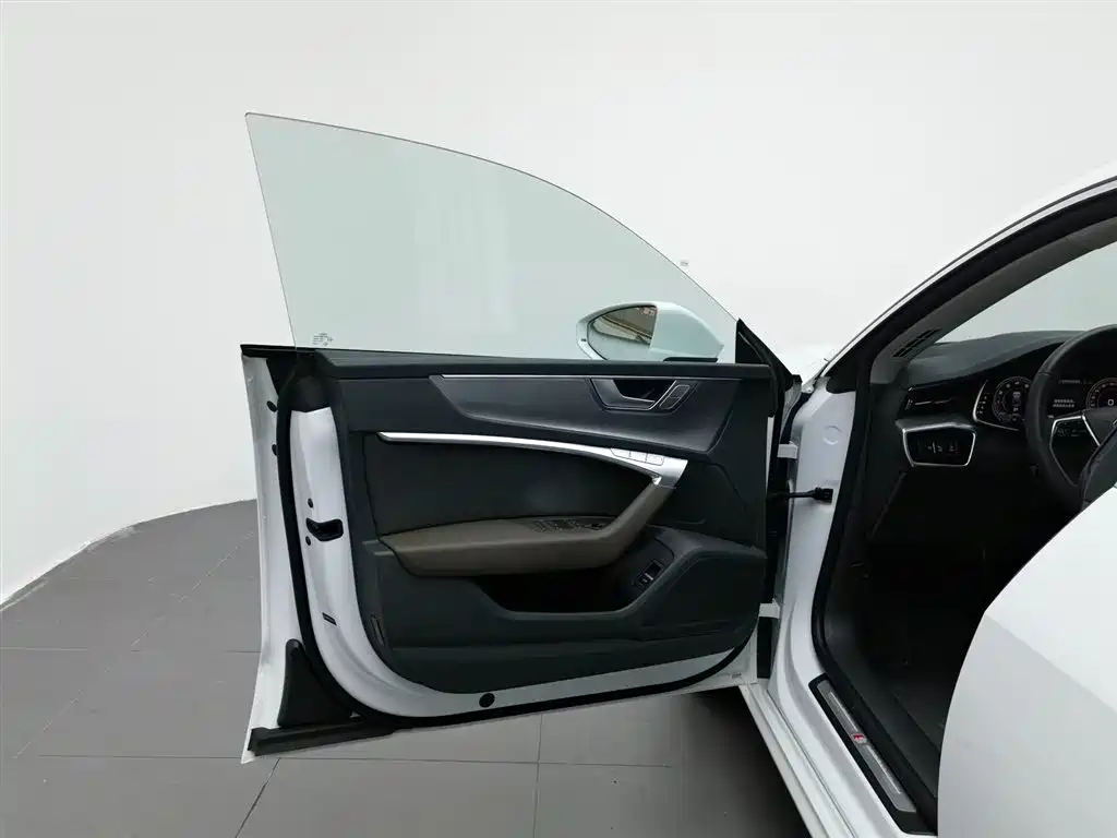 Audi A7L 2023 — фото 14