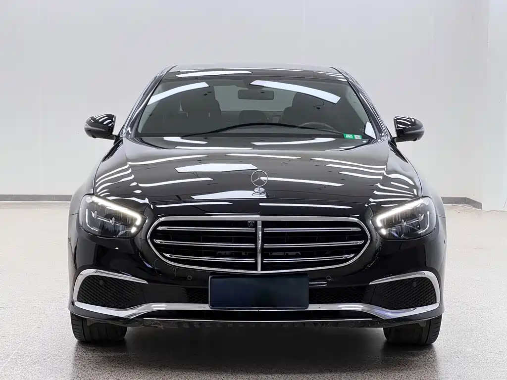 Mercedes-Benz E-Class 2023 — фото 2
