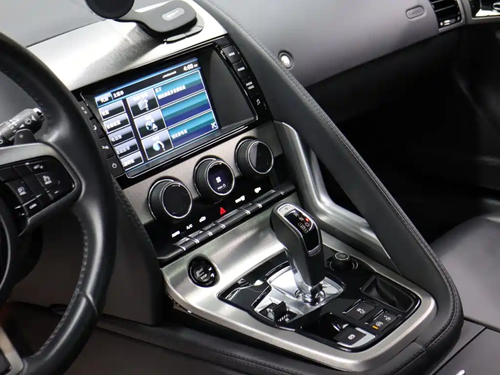 Jaguar F-TYPE 2015 — фото 10
