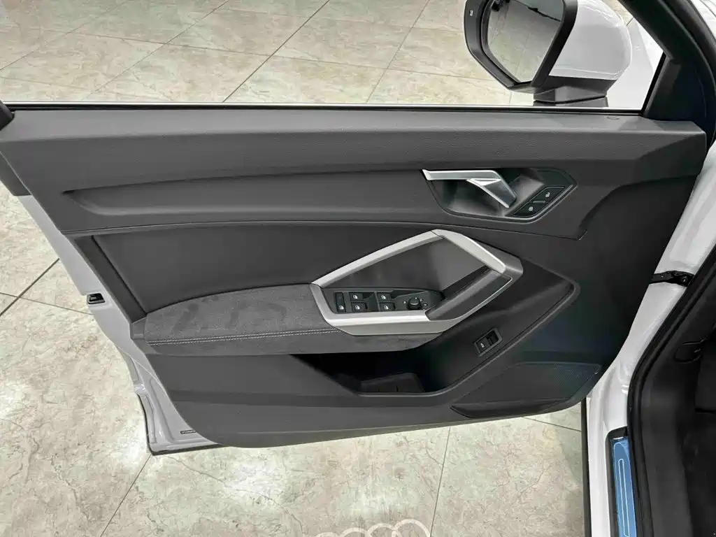 Audi Q3 2022 — фото 10
