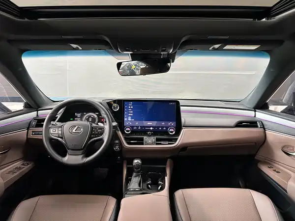 Lexus ES 2025