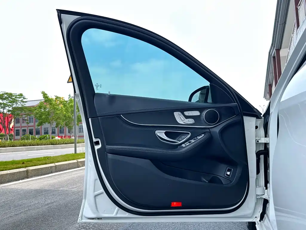 Mercedes-Benz C-Class 2020 — фото 38