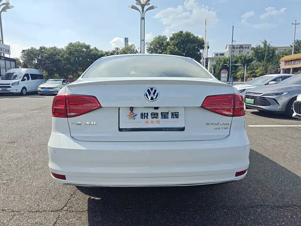 Volkswagen Sagitar 2017
