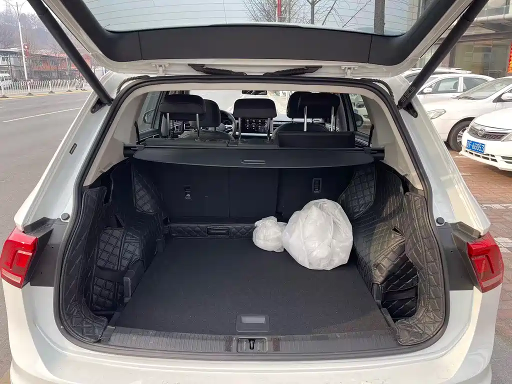 Volkswagen Tiguan L 2022 — фото 16
