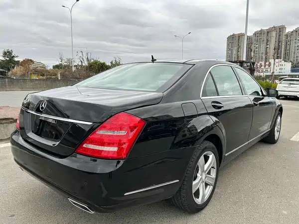Mercedes-Benz S-Class 2010