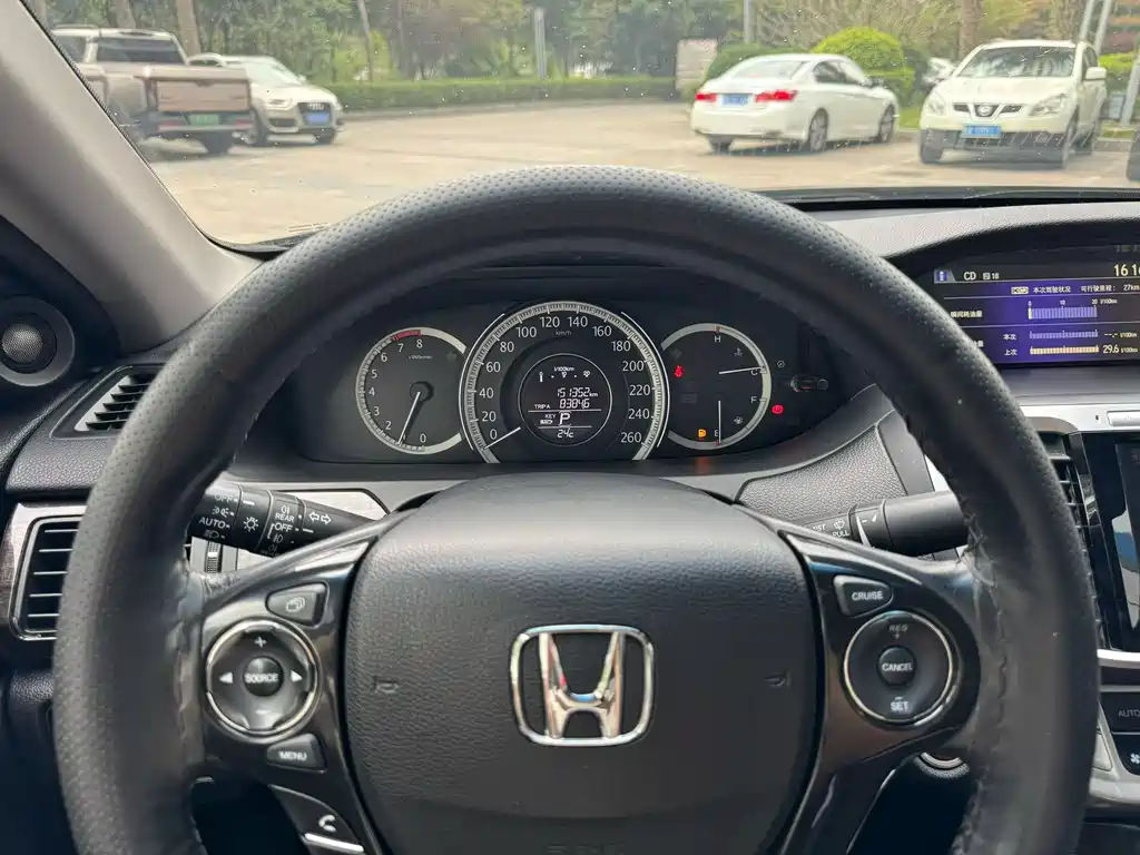 Honda Accord 2015 — фото 9