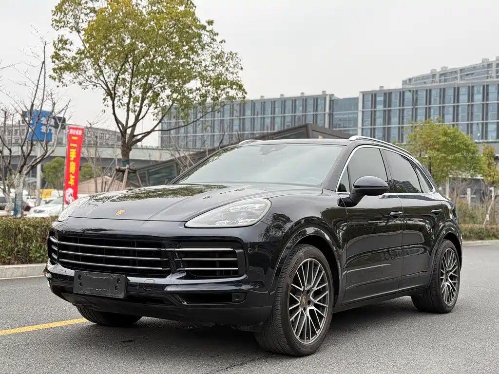 Porsche Cayenne 2021 — фото 1