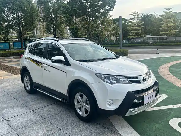 Toyota RAV4 2014