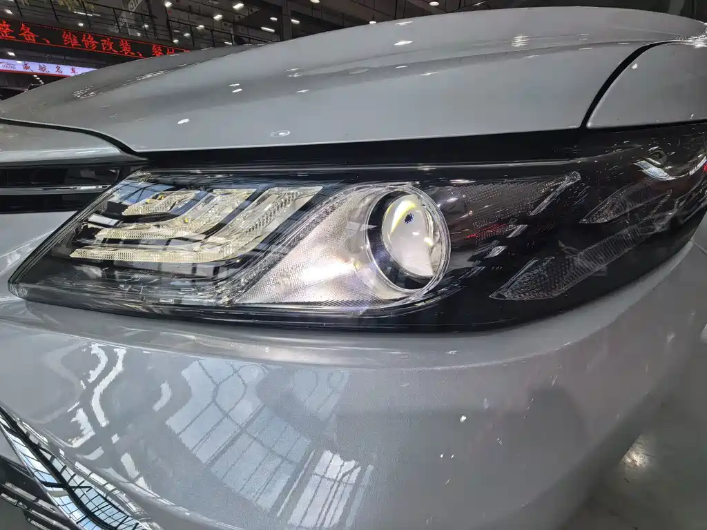 Toyota Camry 2022 — фото 25