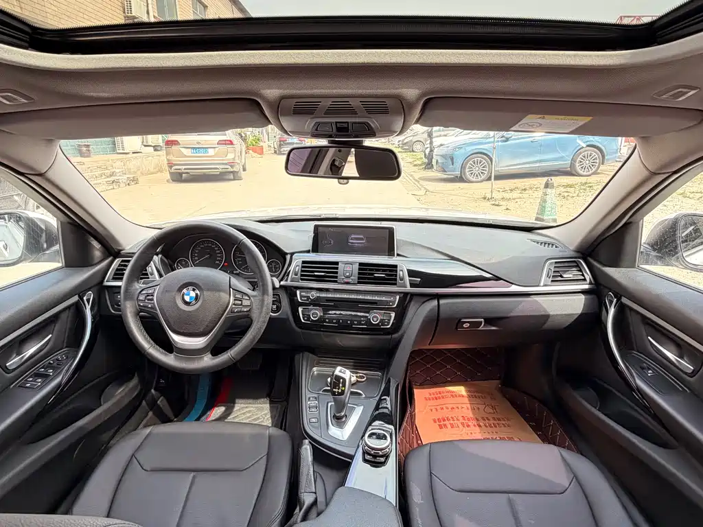 BMW 3 Series 2017 — фото 13