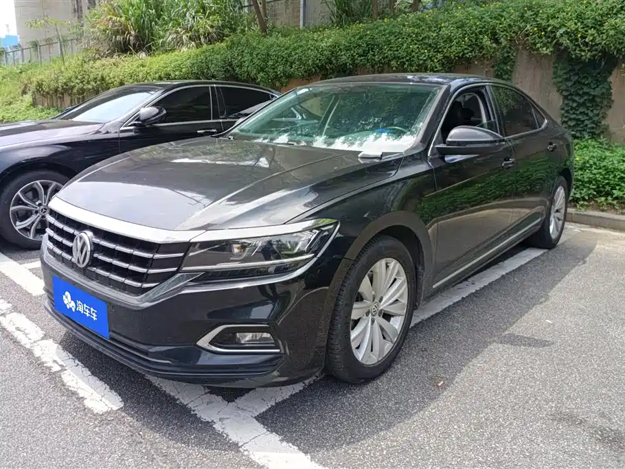 Volkswagen Passat 2019 — фото 1