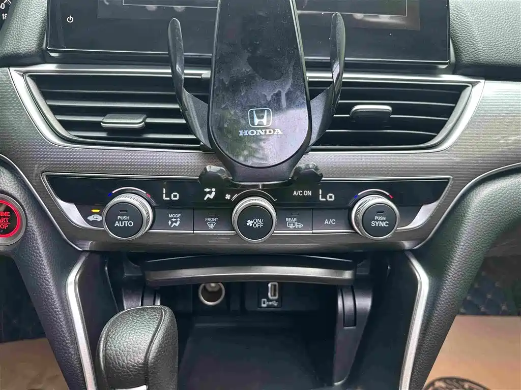 Honda Accord 2022 — фото 10