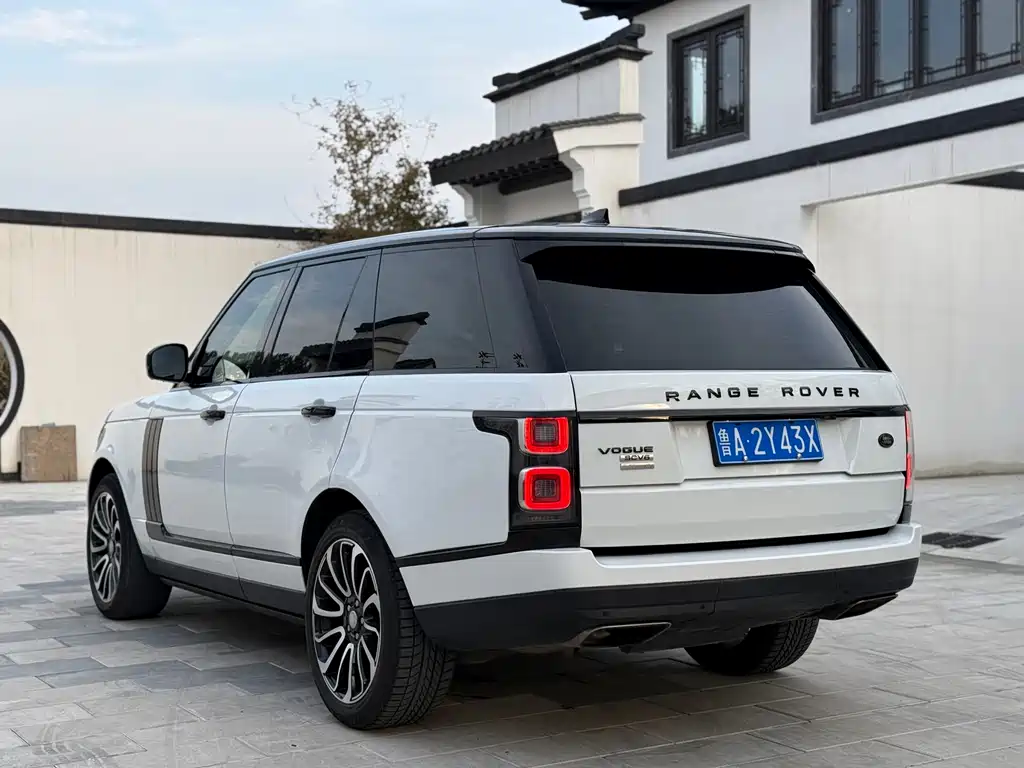 Land Rover Range Rover 2018 — фото 12