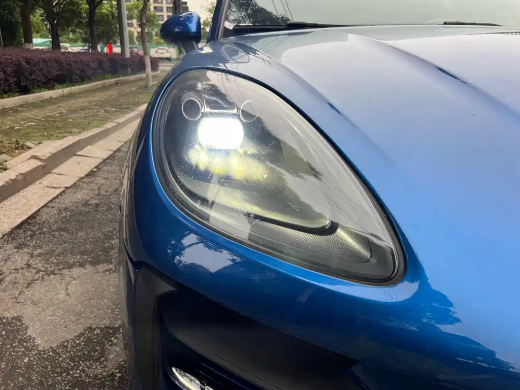 Porsche Macan 2018 — фото 16