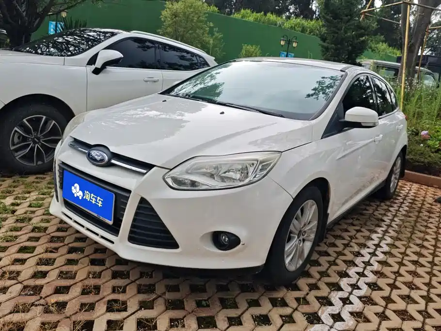 Ford Focus 2014 — фото 1