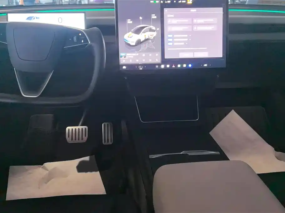 Tesla Model Y 2025 — фото 12