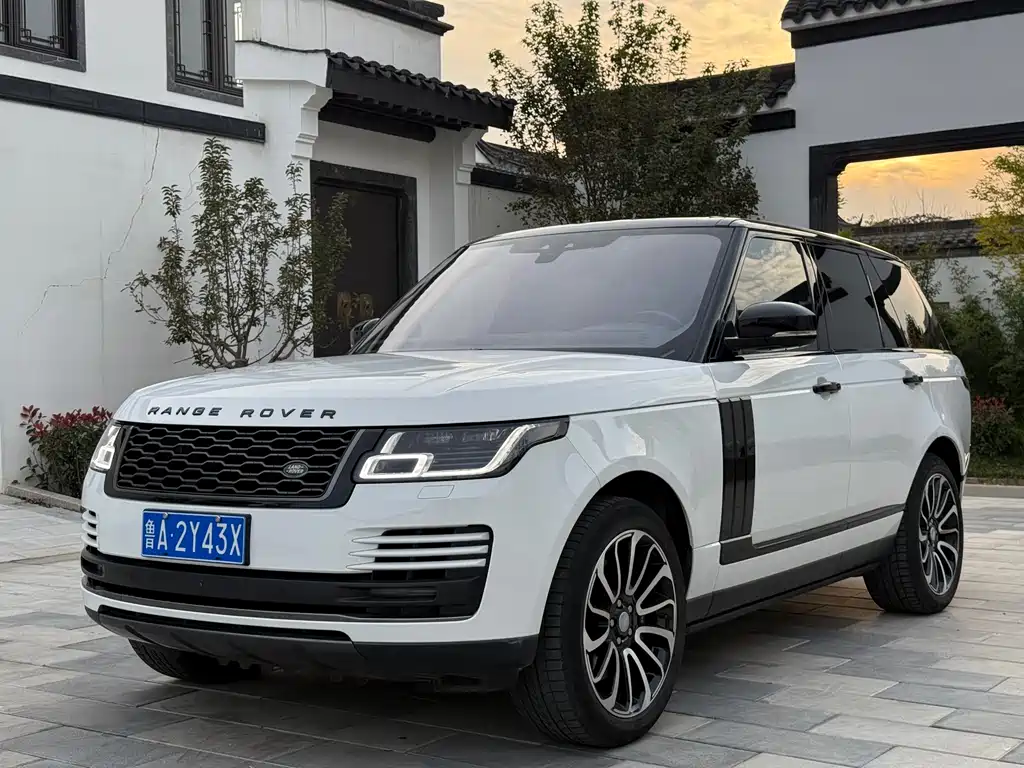 Land Rover Range Rover 2018 — фото 1