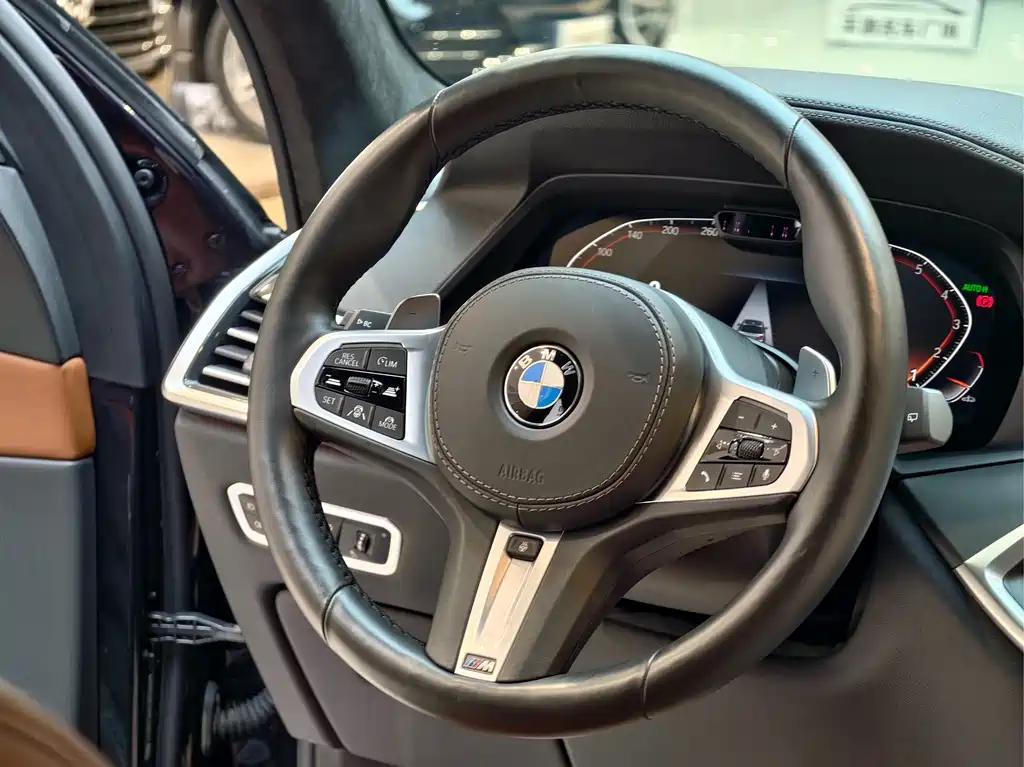 BMW X7 2019 — фото 21