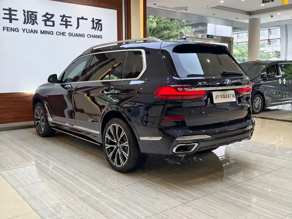 BMW X7 2019 — фото 28