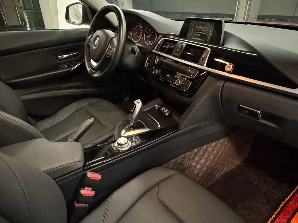 BMW 3 Series 2016 — фото 12