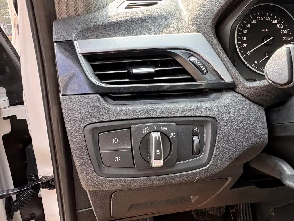 BMW X1 2017 — фото 11