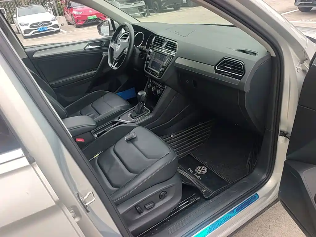 Volkswagen Tiguan L 2018 — фото 11