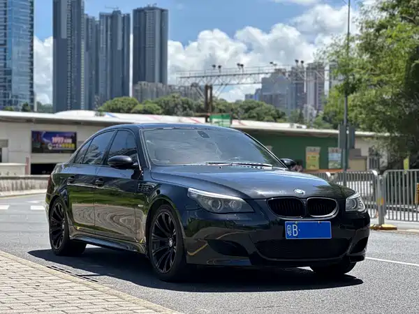 BMW M5 2005