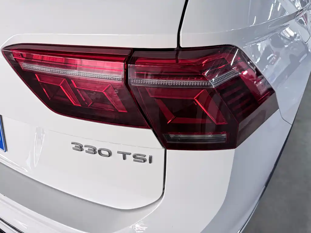 Volkswagen Tiguan L 2021 — фото 20