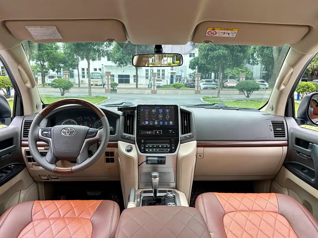 Toyota Land Cruiser 2019 — фото 13