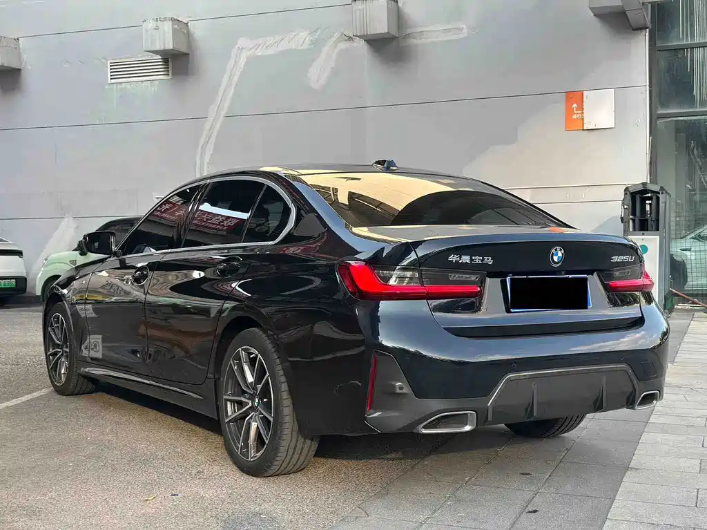 BMW 3 Series 2023
